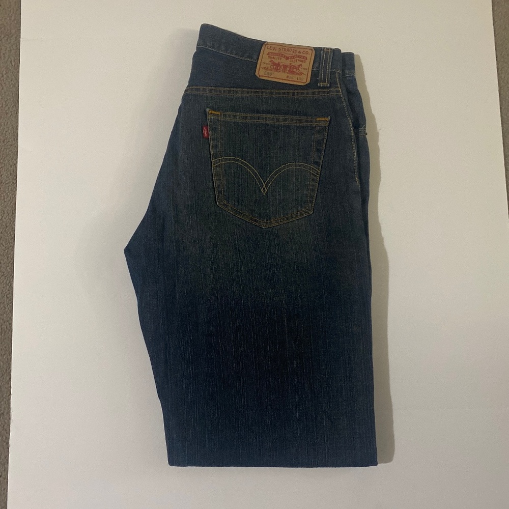 Levi’s 559 Relaxed Straight. Like new. 36 X32